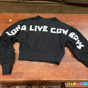 Wrangler “Long Live Cowboys” crop sweatshirt